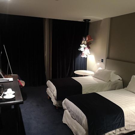 Hotel Le Cinq Hyper - Centre Chambery Bagian luar foto