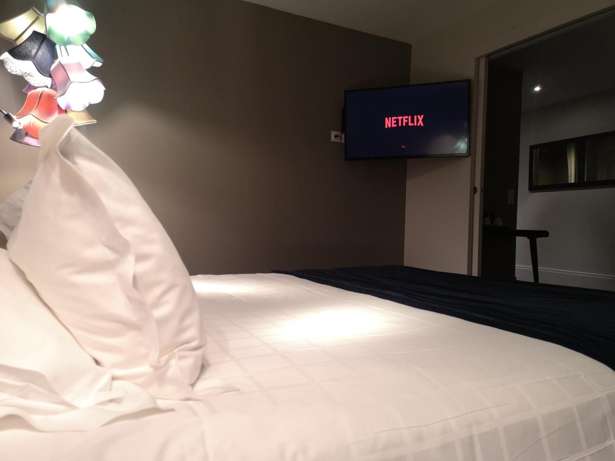 Hotel Le Cinq Hyper - Centre Chambery Bagian luar foto